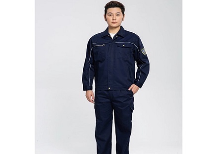 The Differences Between Anti-Static Coveralls and Regular Workwear