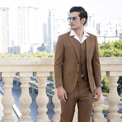 Close-up detail of customization options on a blue leisure suit by leisure suit company QiaFengShengShi